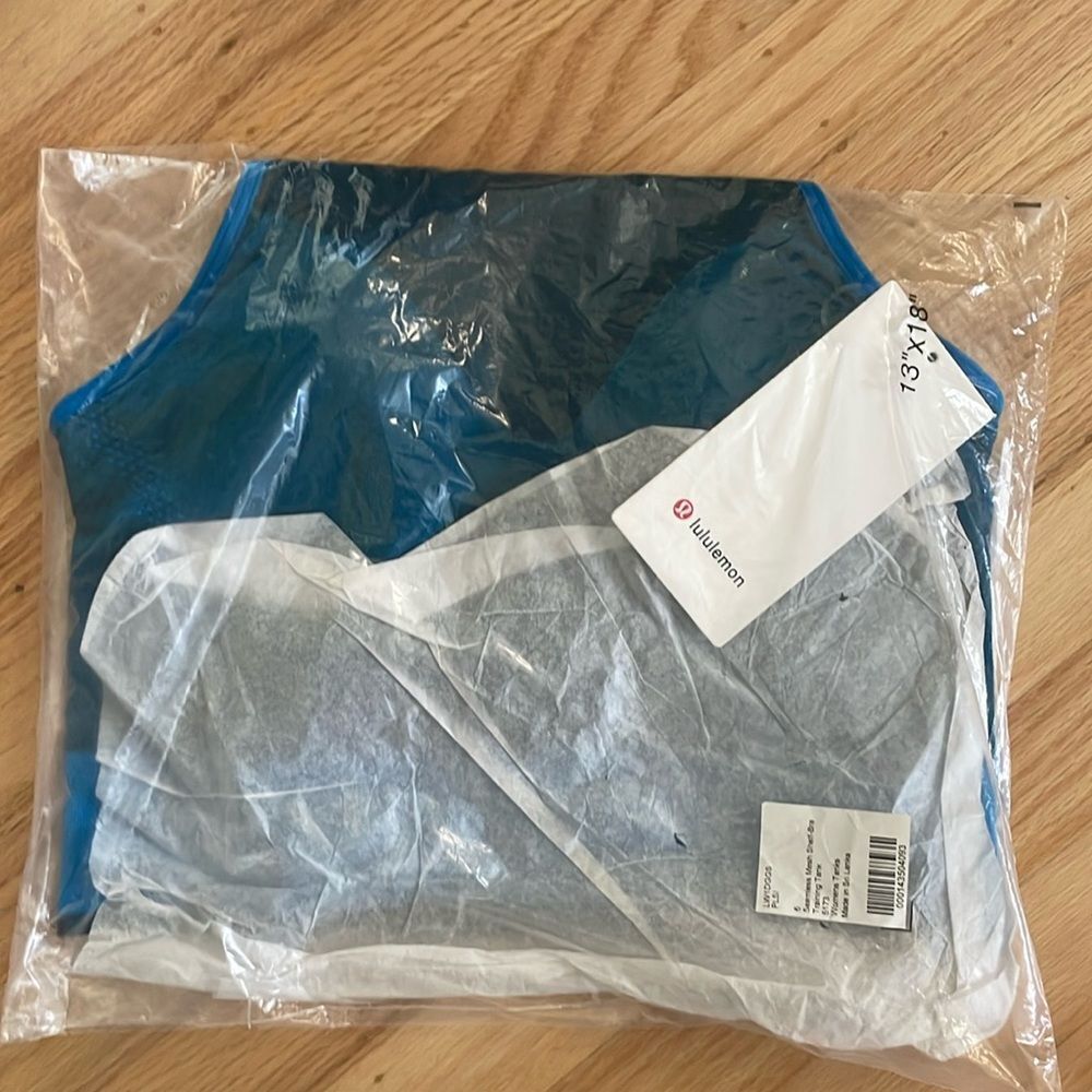 NWT LULULEMON MESH TANK SHELF BRA TRAINING TANK Seamless POOLSIDE BLUE  Size 6
